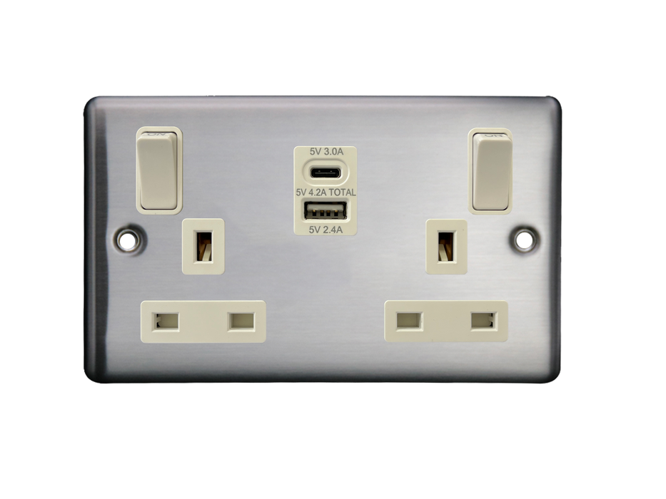 Caradok 2G 13A Switched Socket USB A + C Brushed Chrome White Insert