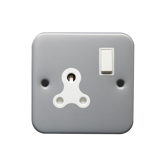 Caradok 5A Switched Socket Round Pin Metalclad