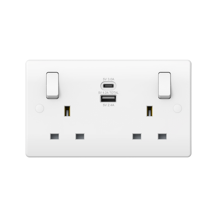 Caradok 2G 13A Switched Socket USB A + C